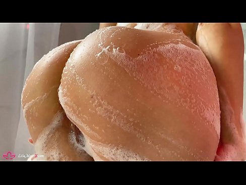 ❤️ Brunette Akuseweretsa maliseche ndi Vibrator mpaka Intense Orgasm mu Shower Kugonana pa ife ️❤